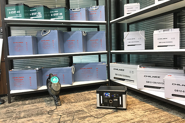 Використовуйте сайт портативної електростанції 700 Вт